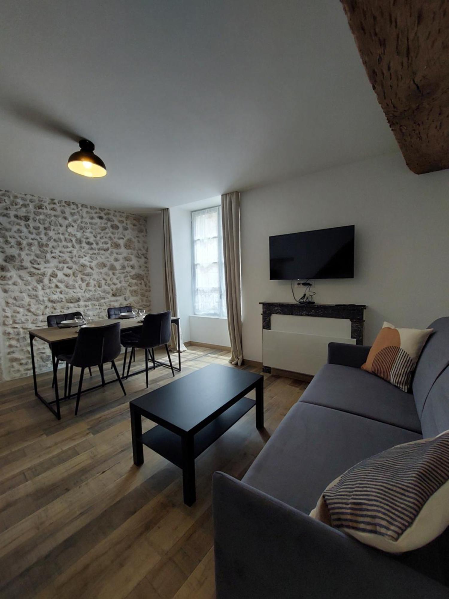 L'hirondelle Apartment *